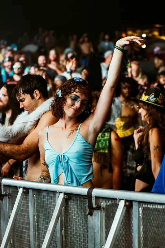 The front row at the rail at night at Sound Haven 2026