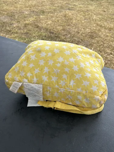Found item: Yellow Blanket Bag