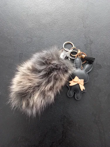 Found item: Tail keyring